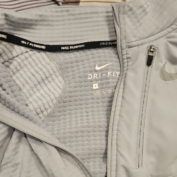 Nike Light Gray Dri-FIT Running Pullover - Picture 2 of 2